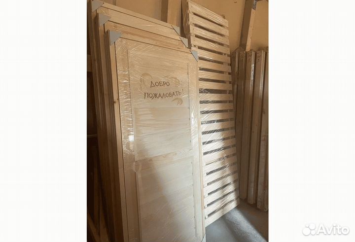 Дверь деревянная для бани и сауны