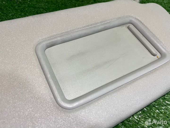 Козырек солнцезащитный toyota wish ZNE10 1zzfe 2006 Перед. Прав