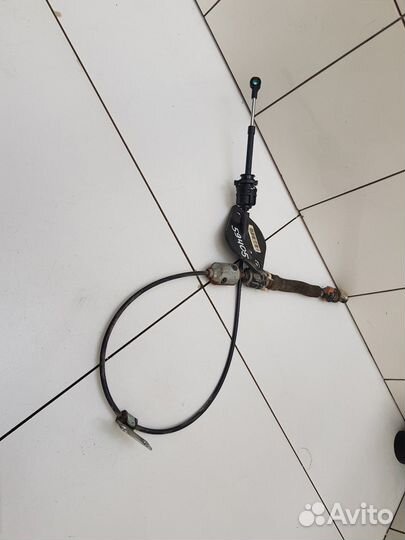 Трос/тяга кпп (Geely Atlas)