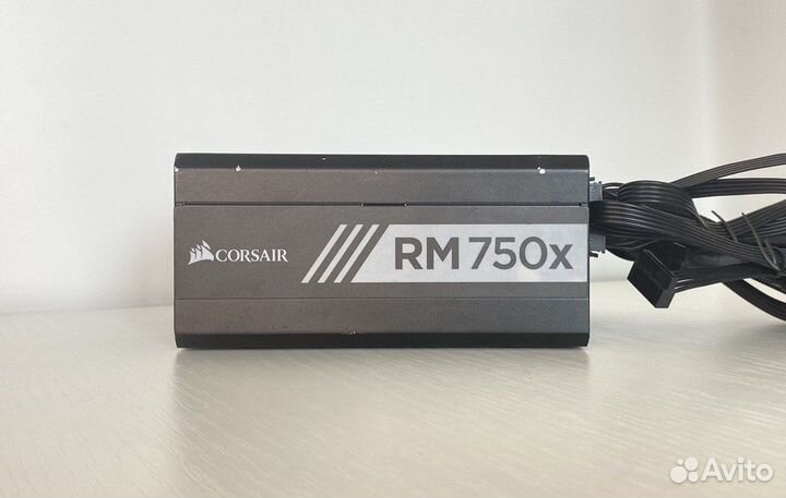 Блок питания Corsair RM750X / Gold 80+ / 750W
