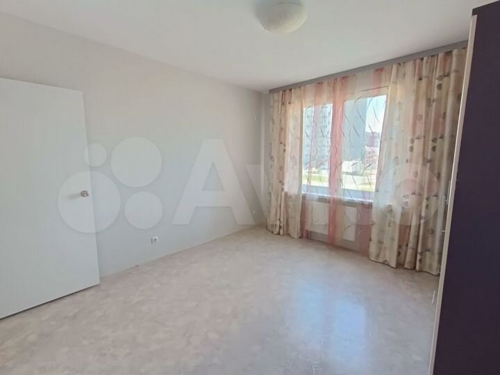 2-к. квартира, 52 м², 2/10 эт.