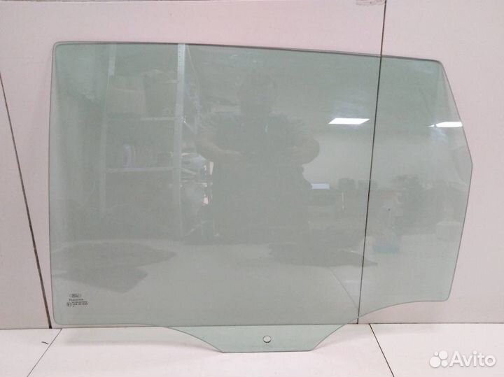 Стекло двери задней левой Ford Fiesta MK5 2002-200