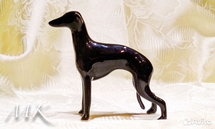 Левретка - статуэтка из фарфора