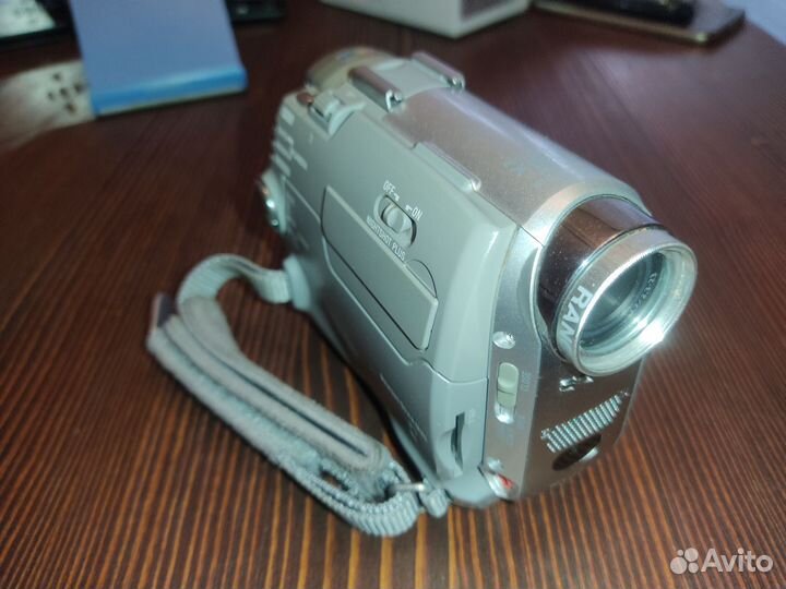 Видеокамера Sony DCR-HC30E