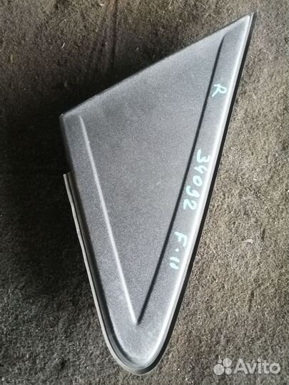 Накладка зеркала правого Ford Focus 2 треугольник