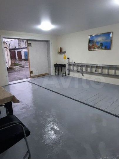 Гараж, > 30 м²