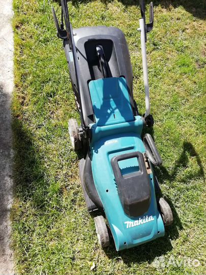 Газонокосилка электрическая