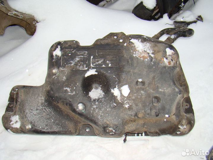 Бак топливный Renault Sandero 1