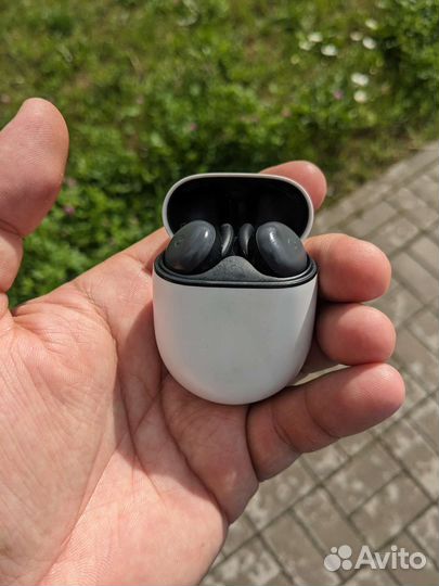 Google pixel buds 2