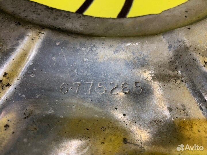 Щиток тормозного механизма передний левый Bmw