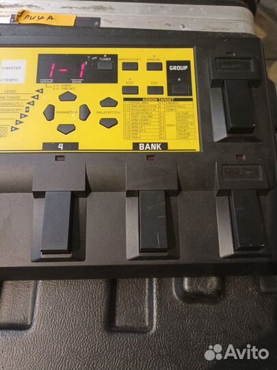 Гитарный процессор эффектов Boss MB-88