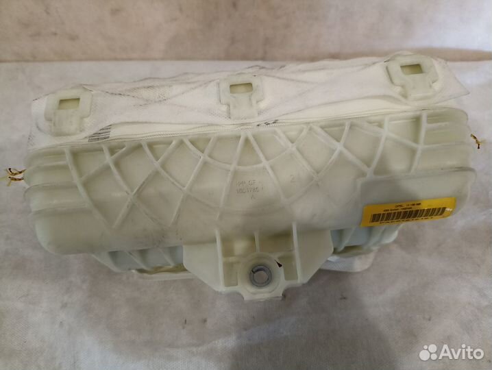 Opel Astra H Подушка безопасности в торпедо