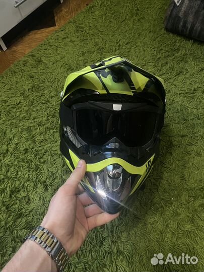 Мотоциклетный шлем