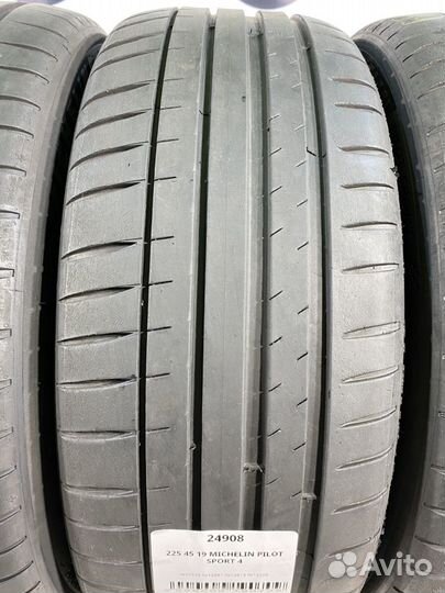 Michelin Pilot Sport 4 225/45 R19 95H