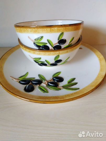 Большое блюдо и 2 салатника