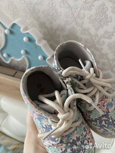 Ботинки для девочки 23