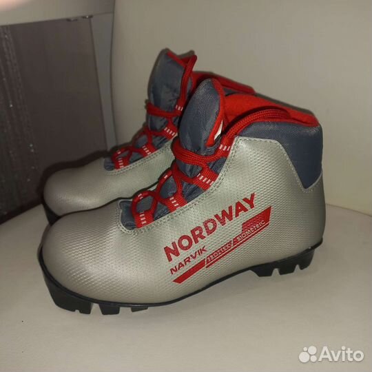 Детские лыжные ботинки