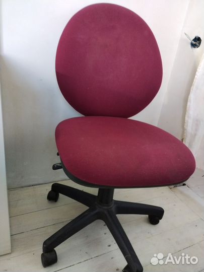 Офисное кресло