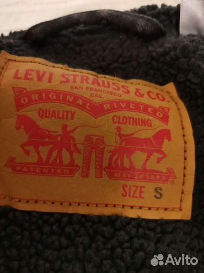 Джинсовая куртка с мехом levis