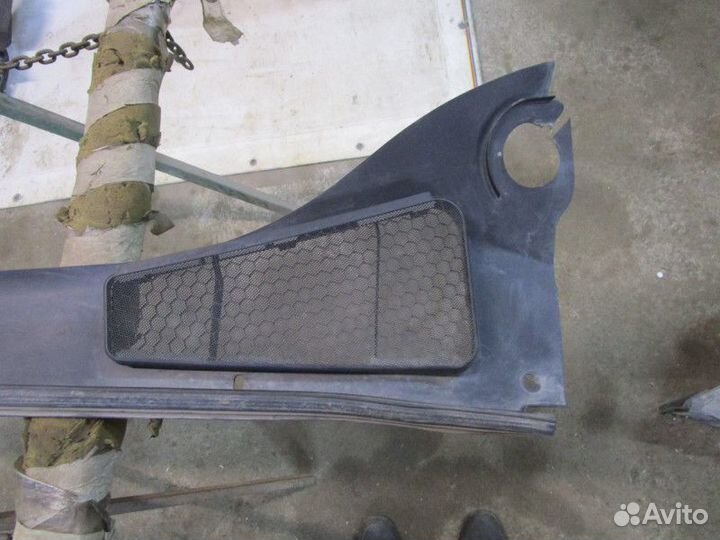 Жабо Ford Focus III 2011 (BM51A02216AE)