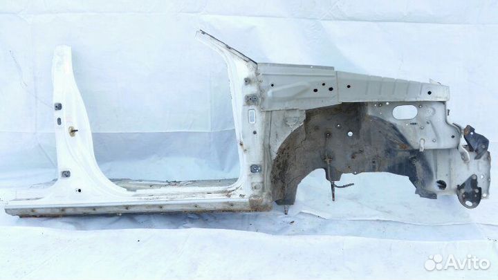 Лонжерон передний правый Nissan R'nessa N30 SR20