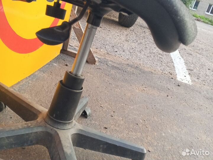 Компьютерное кресло б/у