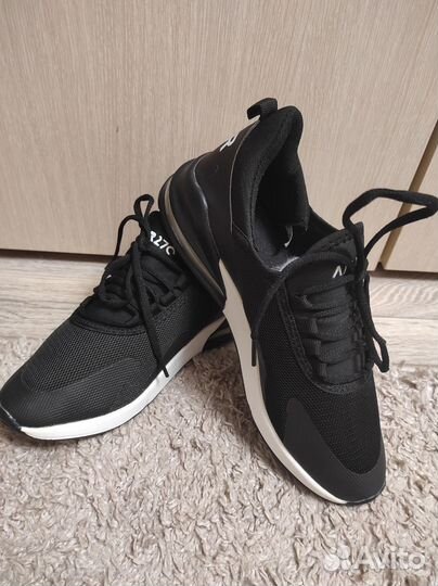 Новые мужские кроссовки