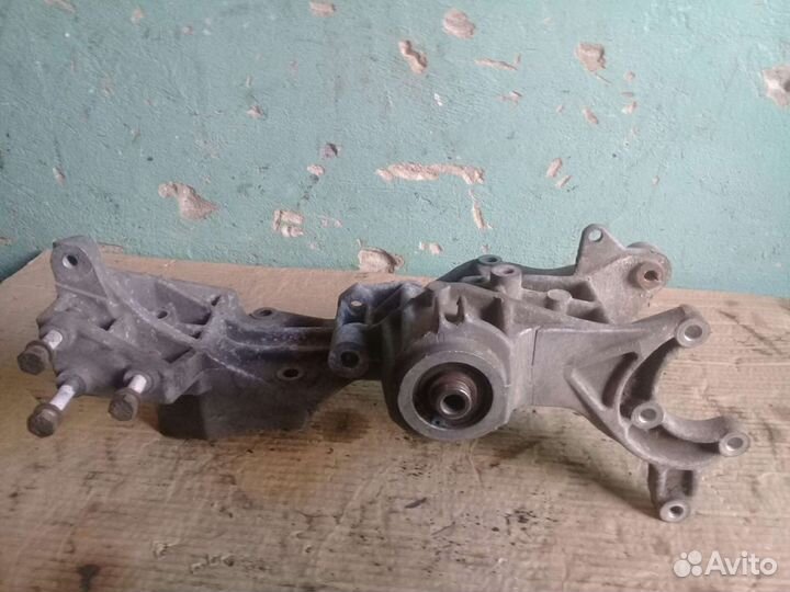 Кронштейн генератора 1.8 ARG Volkswagen Passat B5