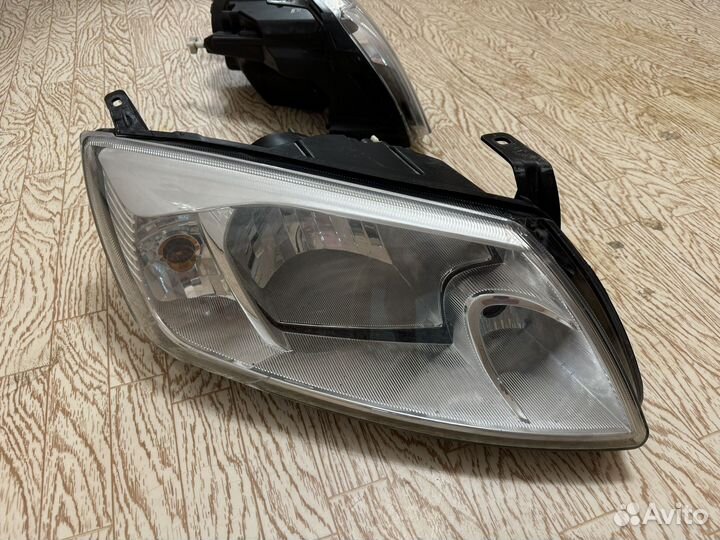 Передные фары LADA Granta