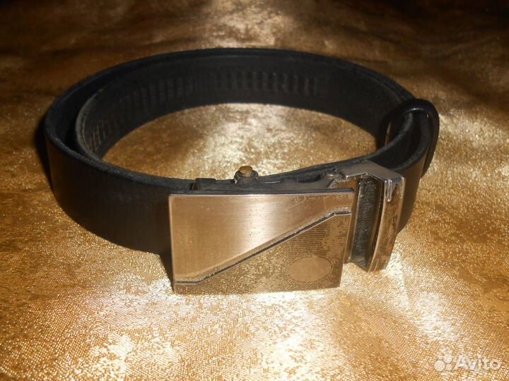 Мужской кожаный ремень