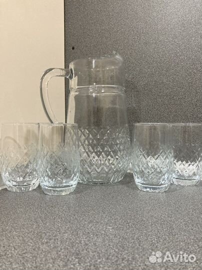 Графин со стаканами