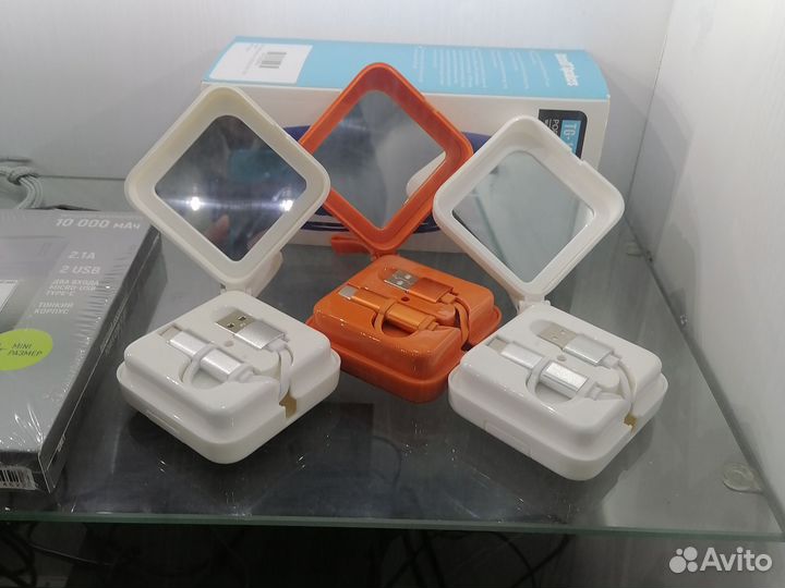 Универсальная зарядка с зеркалом