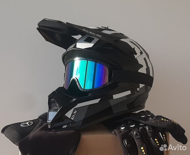 Новые шлемы для мотокросса с комплектом