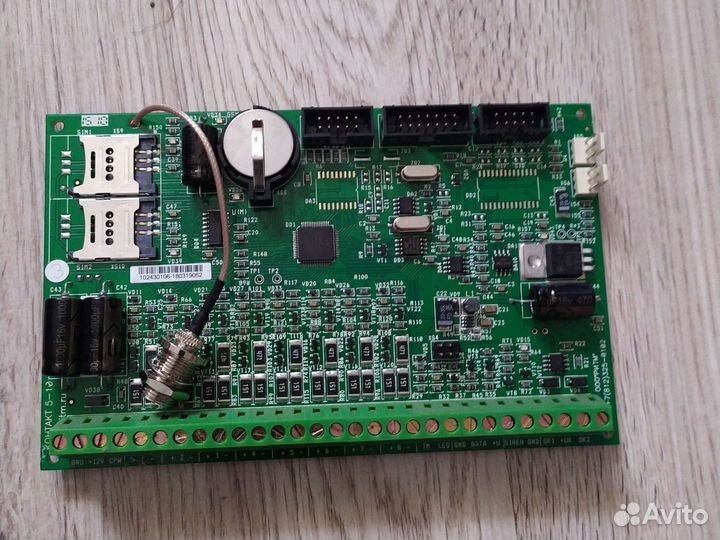 Охранная панель Контакт GSM-5-2