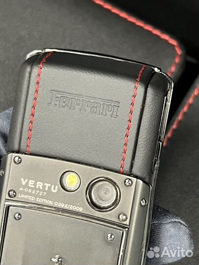 Vertu Ti Ferrari, 64 ГБ