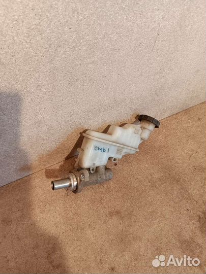 Главный тормозной цилиндр Kia Rio 3 Solaris 1