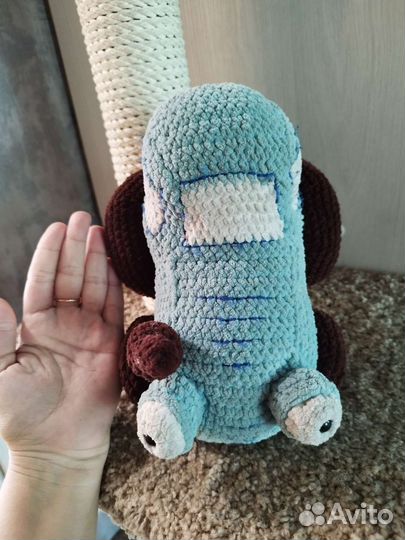 Синий трактор плюшевый