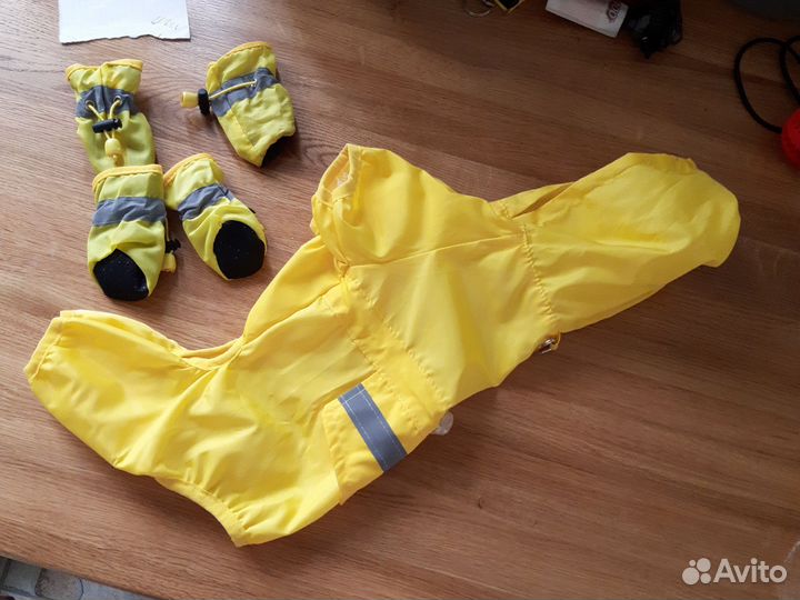 Дождевик + тапочки для маленькой собаки