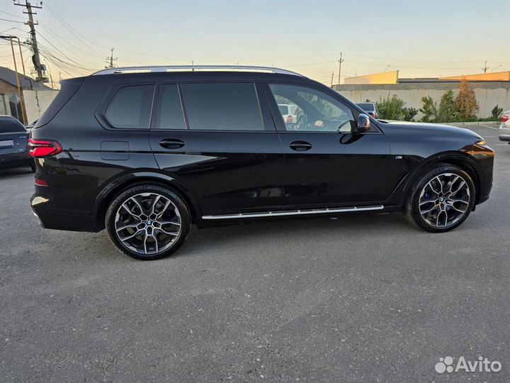 BMW X7 3.0 AT, 2023, 12 000 км