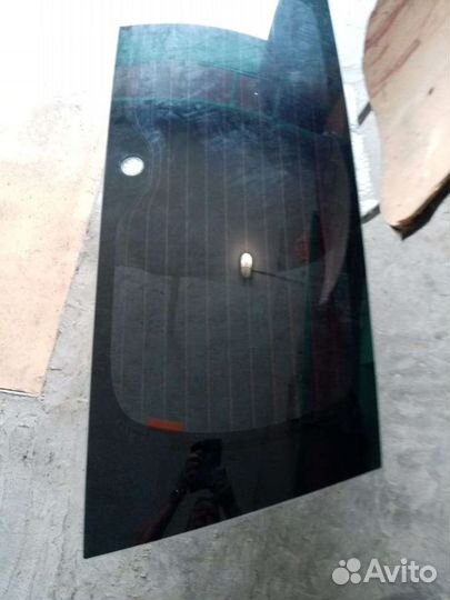 Заднее стекло на Сузуки грант витара