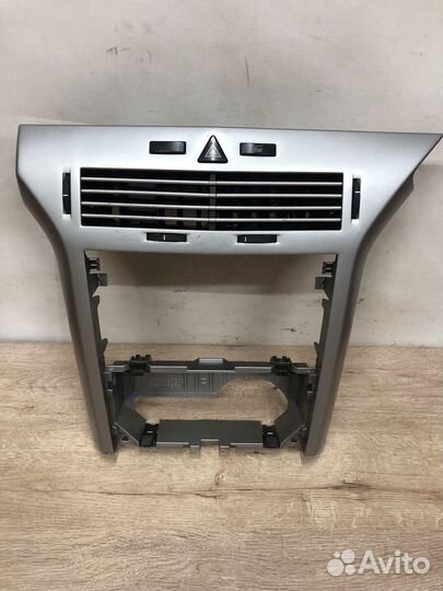 Рамка магнитолы Opel Astra h серебро