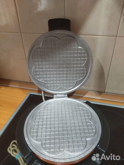 Электровафельница Сластена