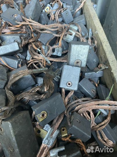 Продам графитовые щотки