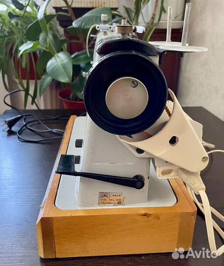 Швейная машина