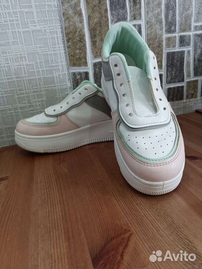 Кроссовки, размер 36