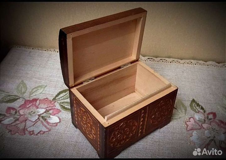 Винтажная деревянная шкатулка