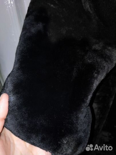 Шуба мутоновая с чернобуркой