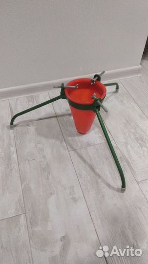 Подставка для ёлки тренога, бу (мкр Щ)