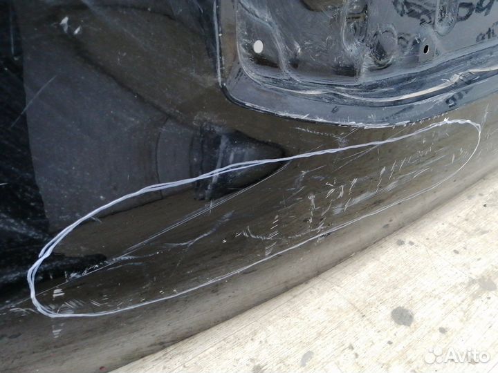 Крышка багажника 67005-60F50 Toyota Land Cruiser