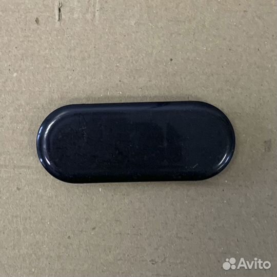 Заглушка отверстия внутренней панели двери овальна